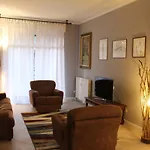 In Arona, Olivia's 100mt Dal Apartment