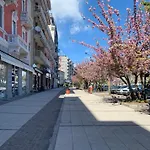 In Arona, Olivia's 100mt Dal * Arona