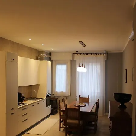 Appartamento In Arona, Olivia's 100mt Dal *