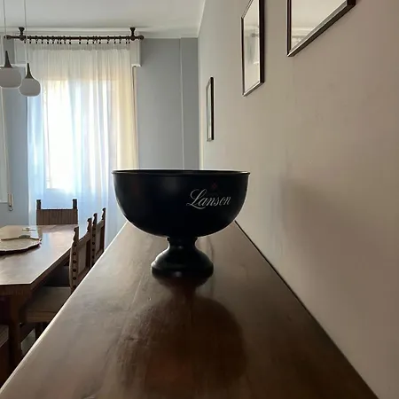 Appartamento In Arona, Olivia's 100mt Dal
