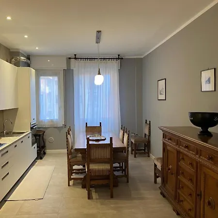 Апартаменты In Arona, Olivia's 100mt Dal Арона