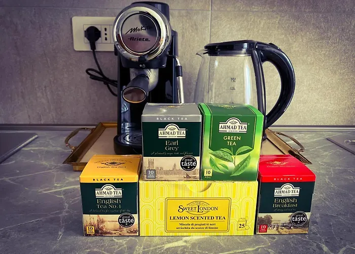 Апартаменты In Arona, Olivia's 100mt Dal *