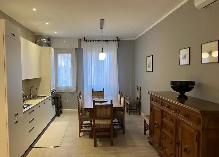 Апартаменты In Arona, Olivia's 100mt Dal Арона