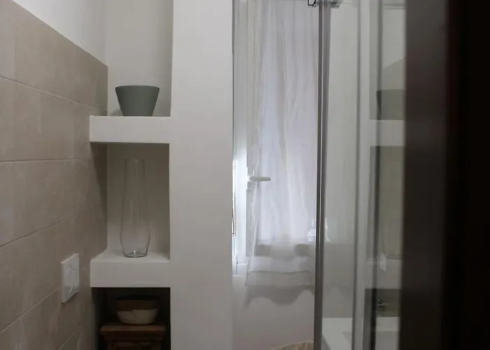 Апартаменты In Arona, Olivia's 100mt Dal *